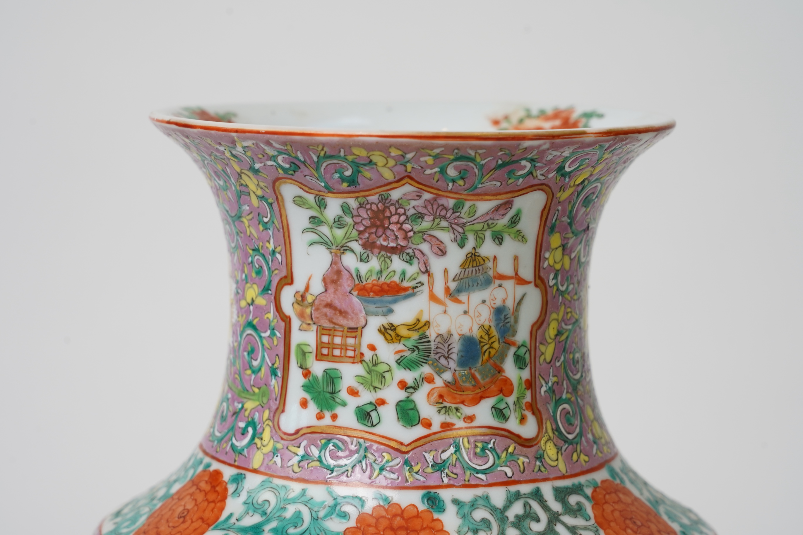 A pair of Chinese famille rose vases, early 20th century